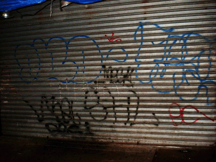 GRAFFITI:  DRO · TEZ · MEGA