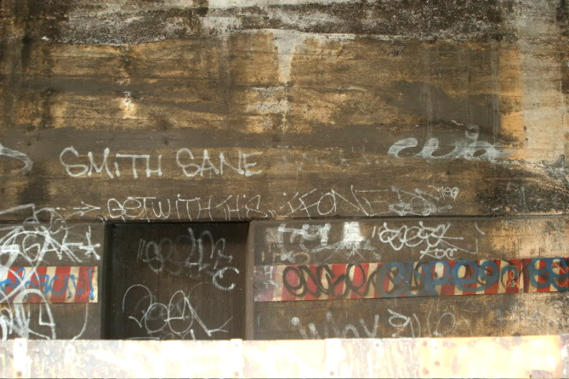 GRAFFITI:  SMITH · SANE · ASK GAK · IFONE · SESK KOC · COBE