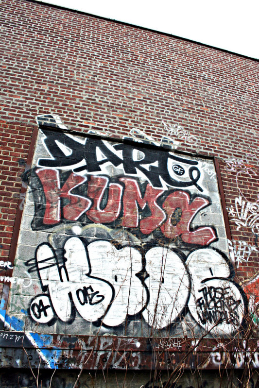 GRAFFITI:  DART GF · KUMA · WADE TFV