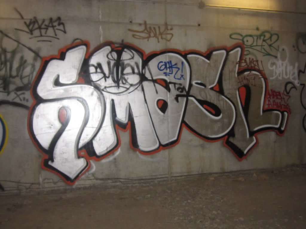 GRAFFITI:  SMASH GAK