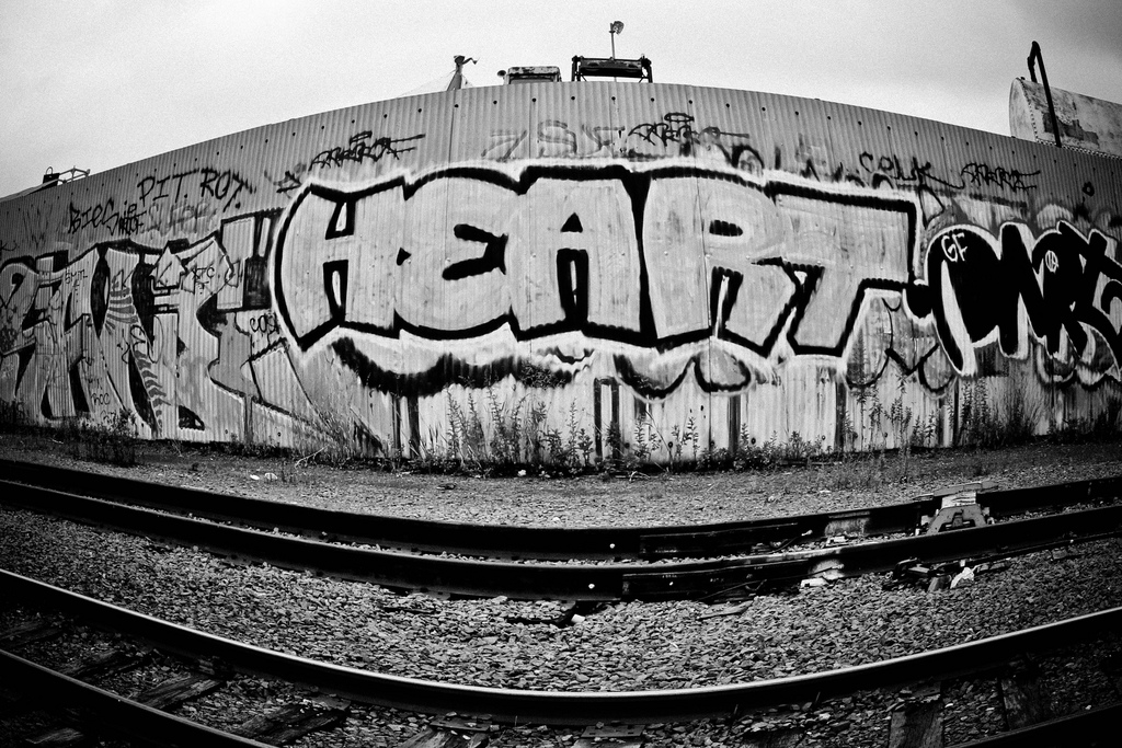 GRAFFITI: SANE XTC · HEART · DART GF IF