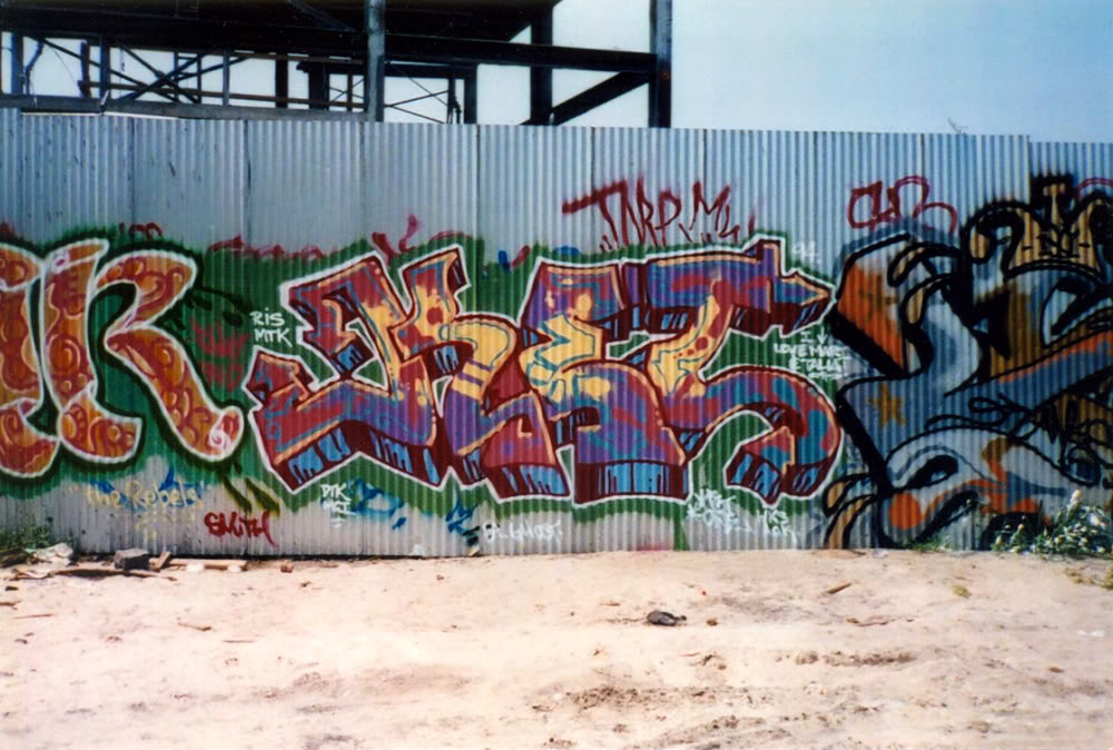 GRAFFITI:  KET RIS MTK · SMITH