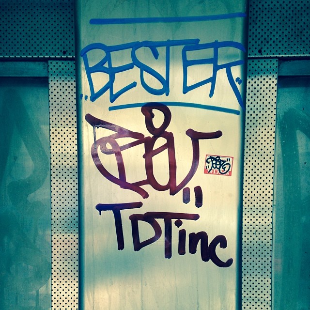 GRAFFITI:  BESTER · SEV TDT