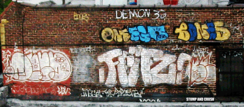 GRAFFITI:  FRITZ · MEGA T2B