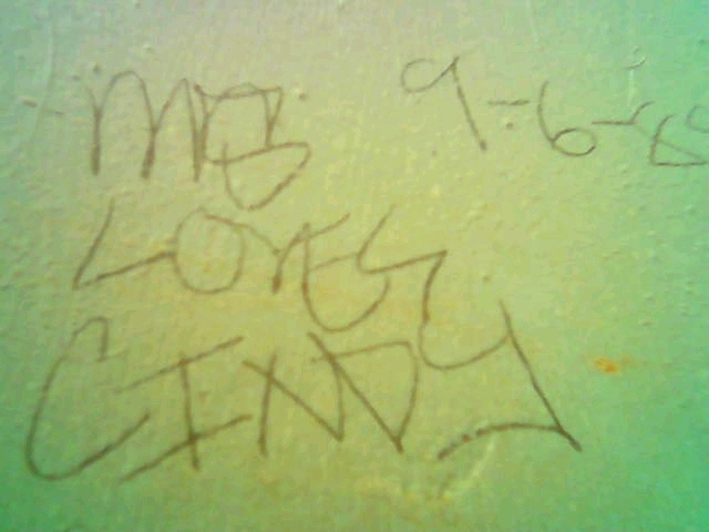 GRAFFITI:  MS LOVES CINDY 9-6-89