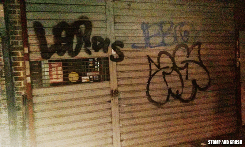 GRAFFITI:  LEO DIS · ZS