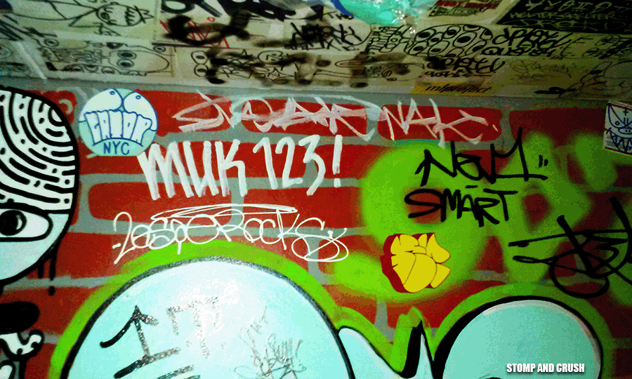 GRAFFITI:  STOAK NAK · MUK123 · 2ESAE ROCKS · NEV1 SMART · DROID