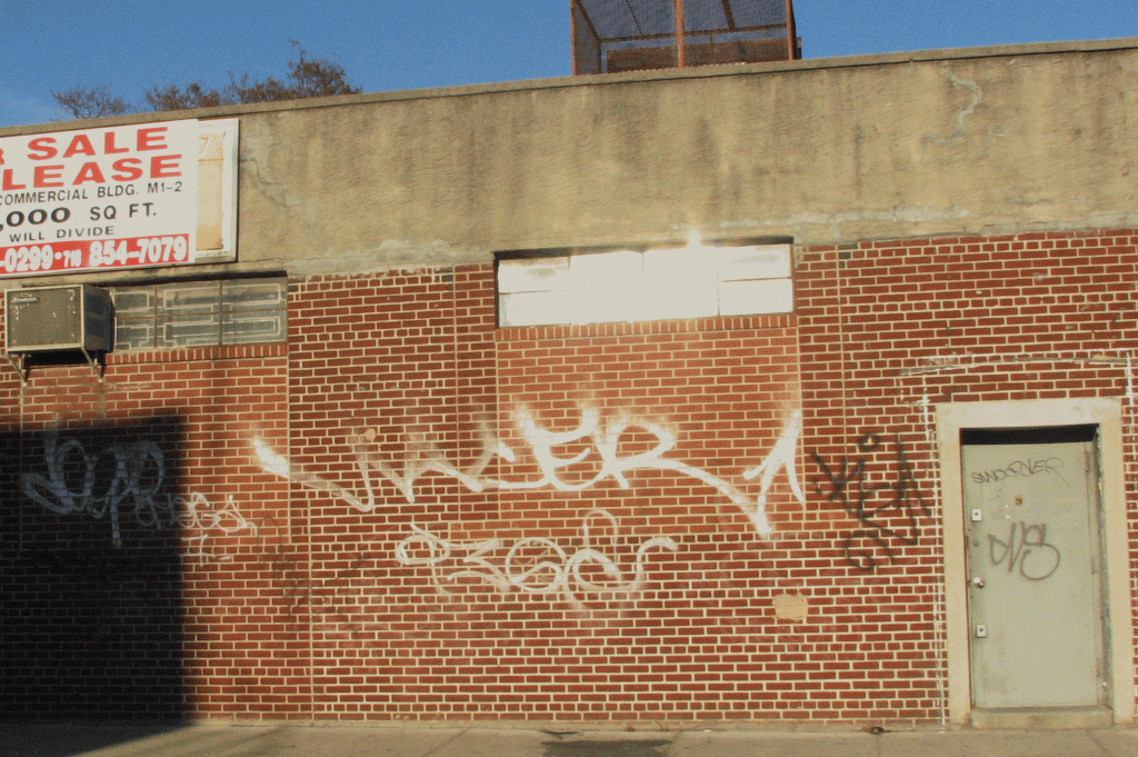 STREET GRAFFITI:  VACER · KE