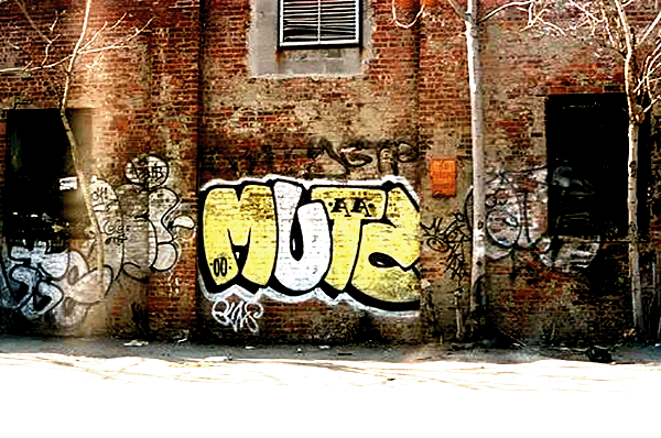 STREET GRAFFITI:  MUTZ AA