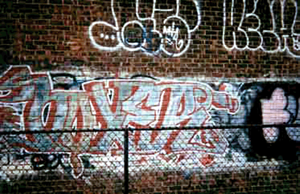 STREET GRAFFITI:  NOXER · GIZ MTA · KECH 