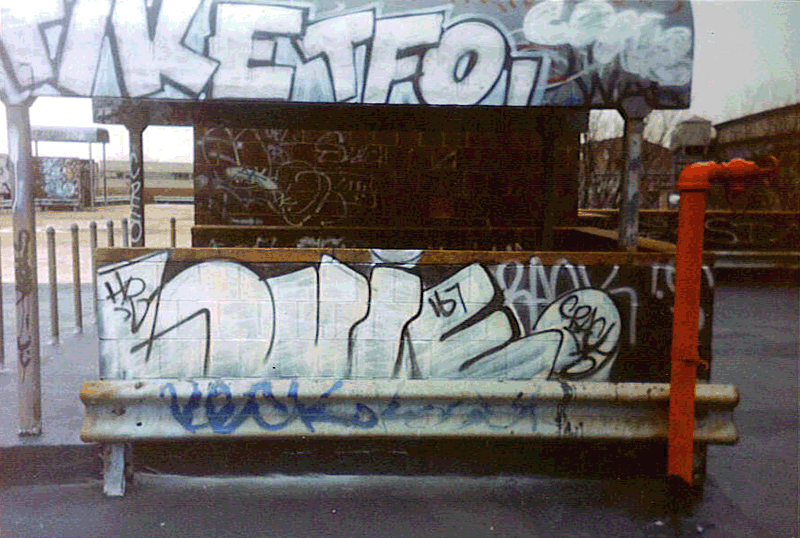 GRAFFITI:  TIKE TFO · LOUIE167 HR