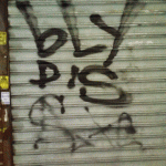 STREET GRAFFITI: BLY DIS